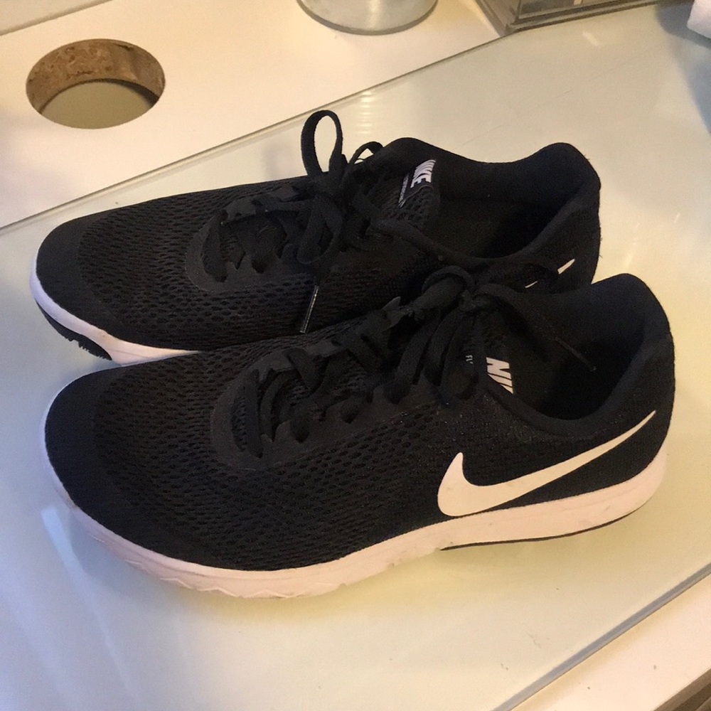 Nike Flex Experience Running Shoe size 7 - Black